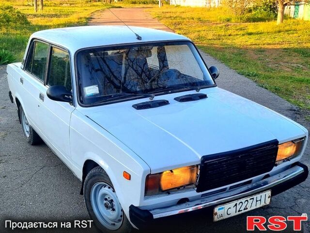Белый ВАЗ 2107, объемом двигателя 1.5 л и пробегом 179 тыс. км за 1000 $, фото 2 на Automoto.ua