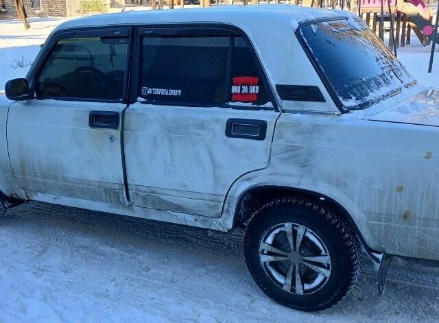Білий ВАЗ 2107, об'ємом двигуна 1.5 л та пробігом 120 тис. км за 1100 $, фото 5 на Automoto.ua