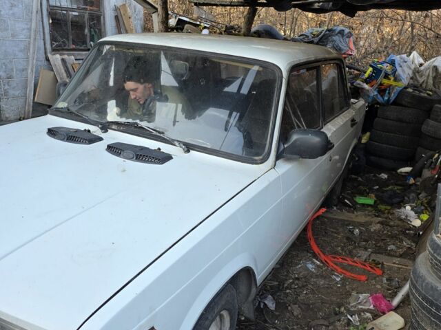 Белый ВАЗ 2107, объемом двигателя 1.5 л и пробегом 1 тыс. км за 899 $, фото 2 на Automoto.ua