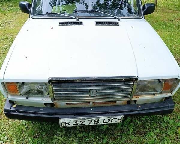 Белый ВАЗ 2107, объемом двигателя 1.3 л и пробегом 200 тыс. км за 1100 $, фото 4 на Automoto.ua