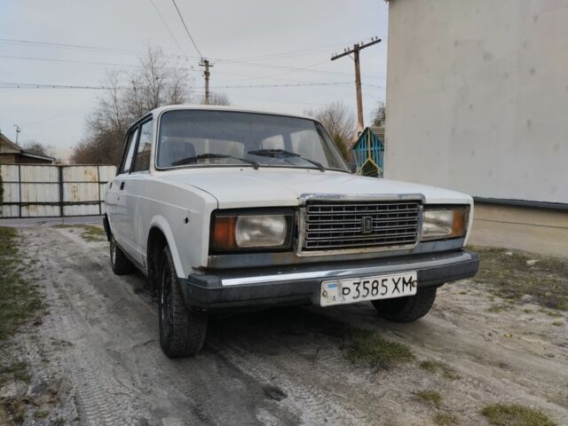 Белый ВАЗ 2107, объемом двигателя 1 л и пробегом 24 тыс. км за 650 $, фото 1 на Automoto.ua