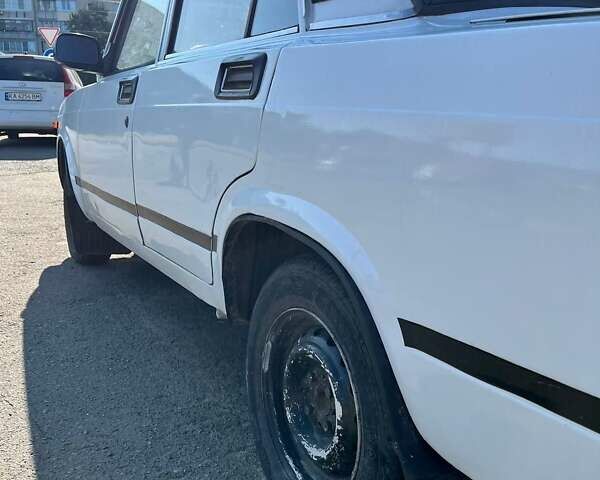 Білий ВАЗ 2107, об'ємом двигуна 1.45 л та пробігом 190 тис. км за 1100 $, фото 4 на Automoto.ua