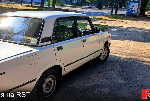 Белый ВАЗ 2107, объемом двигателя 1.5 л и пробегом 200 тыс. км за 700 $, фото 3 на Automoto.ua