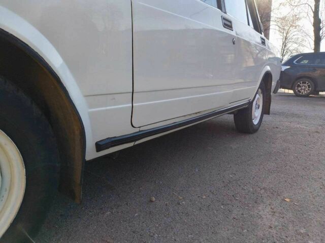 Белый ВАЗ 2107, объемом двигателя 1.5 л и пробегом 200 тыс. км за 1200 $, фото 4 на Automoto.ua