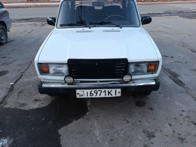 Белый ВАЗ 2107, объемом двигателя 0 л и пробегом 1 тыс. км за 1001 $, фото 1 на Automoto.ua