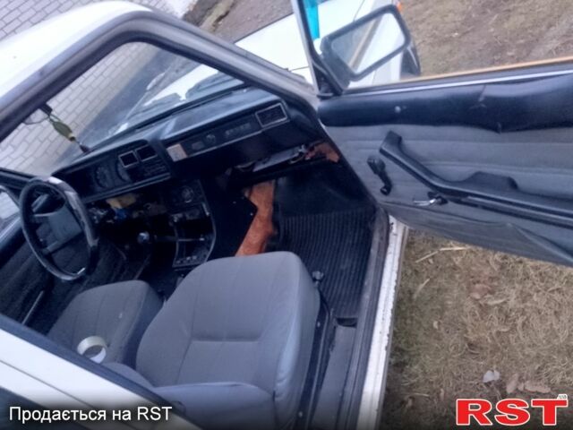 Белый ВАЗ 2107, объемом двигателя 1.5 л и пробегом 150 тыс. км за 650 $, фото 6 на Automoto.ua