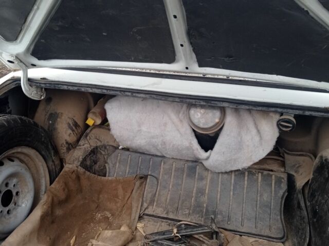 Белый ВАЗ 2107, объемом двигателя 1.5 л и пробегом 2 тыс. км за 572 $, фото 3 на Automoto.ua