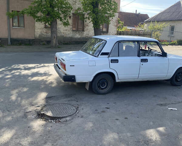 Белый ВАЗ 2107, объемом двигателя 1.3 л и пробегом 45 тыс. км за 672 $, фото 5 на Automoto.ua