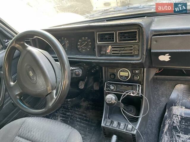 Белый ВАЗ 2107, объемом двигателя 1.5 л и пробегом 100 тыс. км за 721 $, фото 2 на Automoto.ua