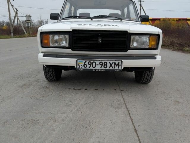 Белый ВАЗ 2107, объемом двигателя 0 л и пробегом 100 тыс. км за 1500 $, фото 1 на Automoto.ua