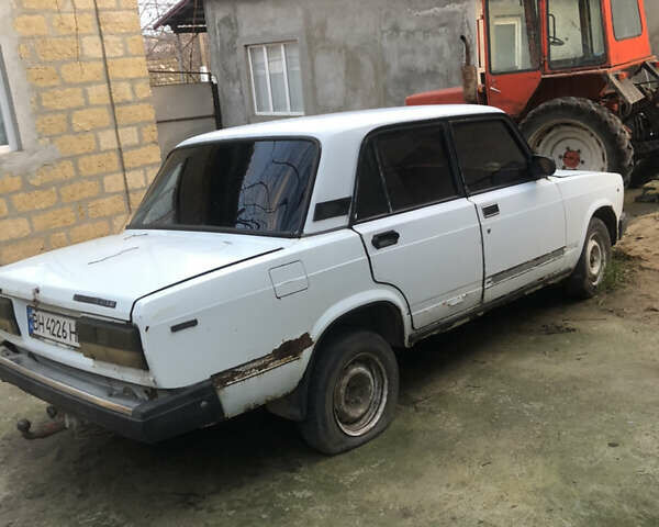 Белый ВАЗ 2107, объемом двигателя 1.5 л и пробегом 312 тыс. км за 400 $, фото 2 на Automoto.ua