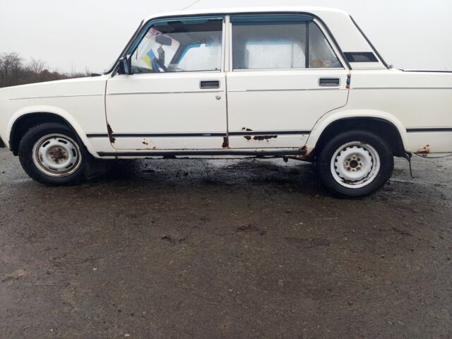 Белый ВАЗ 2107, объемом двигателя 1.5 л и пробегом 850 тыс. км за 700 $, фото 10 на Automoto.ua