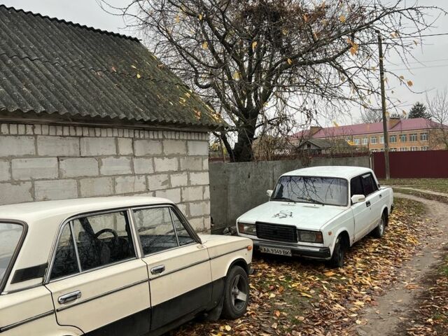 Белый ВАЗ 2107, объемом двигателя 1.5 л и пробегом 80 тыс. км за 381 $, фото 5 на Automoto.ua