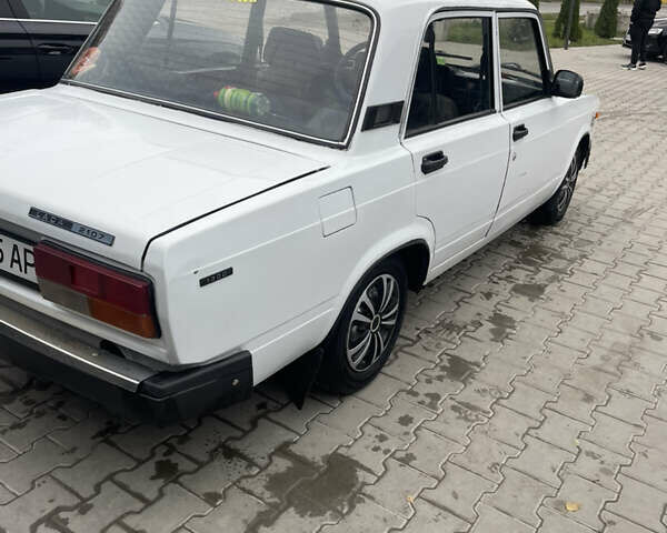 Білий ВАЗ 2107, об'ємом двигуна 1.3 л та пробігом 98 тис. км за 1450 $, фото 3 на Automoto.ua