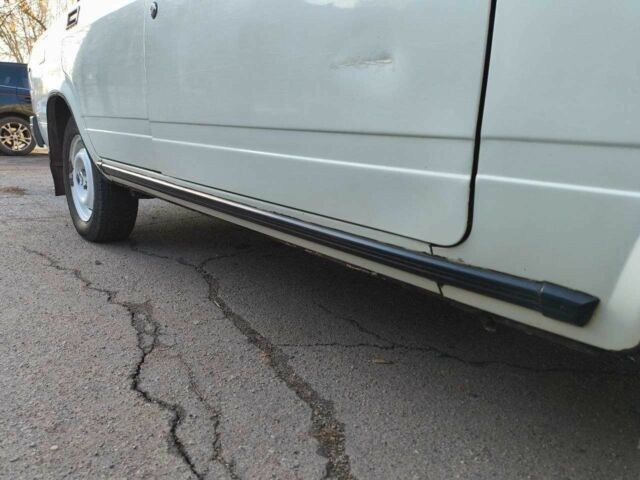 Белый ВАЗ 2107, объемом двигателя 1.5 л и пробегом 200 тыс. км за 1200 $, фото 3 на Automoto.ua