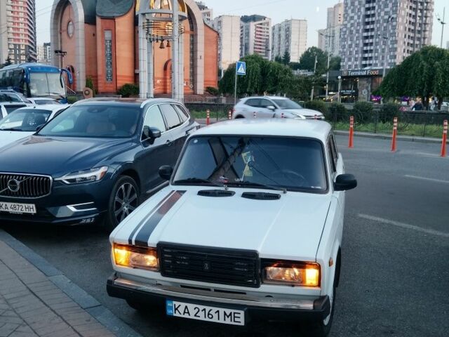 Белый ВАЗ 2107, объемом двигателя 1.3 л и пробегом 2 тыс. км за 967 $, фото 3 на Automoto.ua