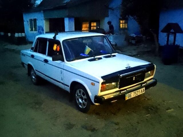 Белый ВАЗ 2107, объемом двигателя 1.5 л и пробегом 0 тыс. км за 1350 $, фото 4 на Automoto.ua