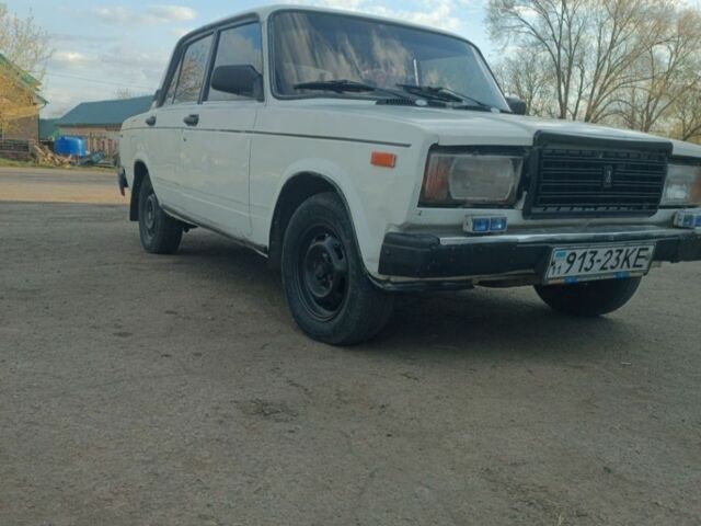ВАЗ 2107 1991 в Добровеличковке на Automoto.ua Белый ВАЗ 2107, объемом двигателя 1 л и пробегом 200 тыс. км за 650 $, фото 1 на Automoto.ua
