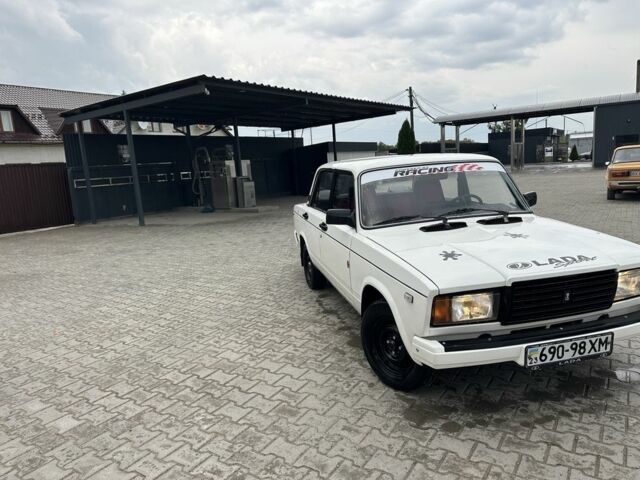 Белый ВАЗ 2107, объемом двигателя 1.3 л и пробегом 125 тыс. км за 1250 $, фото 1 на Automoto.ua