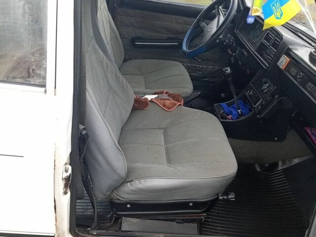 Белый ВАЗ 2107, объемом двигателя 1.5 л и пробегом 850 тыс. км за 700 $, фото 3 на Automoto.ua