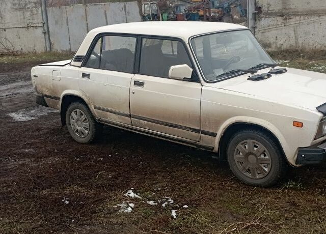 Белый ВАЗ 2107, объемом двигателя 0 л и пробегом 712 тыс. км за 28000 $, фото 7 на Automoto.ua