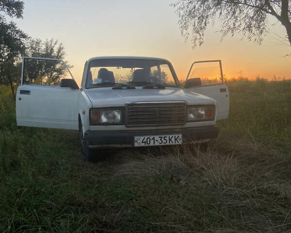 ВАЗ 2107 1991 в Броварах на Automoto.ua Белый ВАЗ 2107, объемом двигателя 1.5 л и пробегом 100 тыс. км за 837 $, фото 1 на Automoto.ua