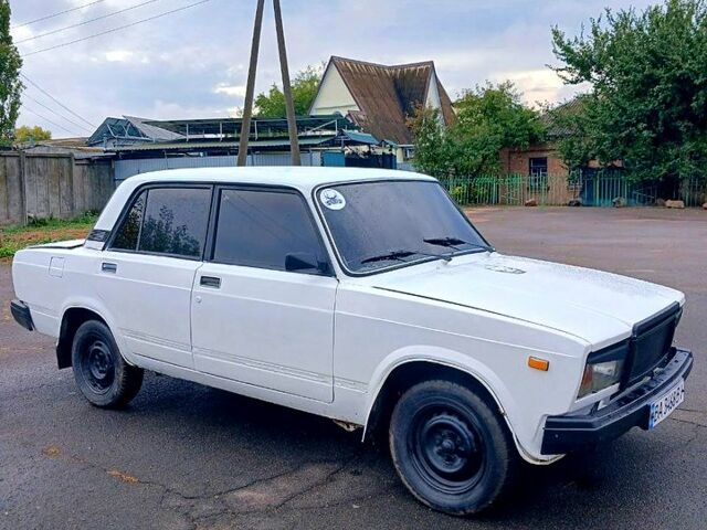 Белый ВАЗ 2107, объемом двигателя 1.5 л и пробегом 195 тыс. км за 500 $, фото 3 на Automoto.ua