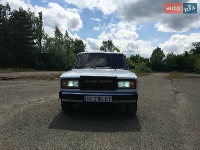 Белый ВАЗ 2107, объемом двигателя 1.5 л и пробегом 200 тыс. км за 850 $, фото 1 на Automoto.ua