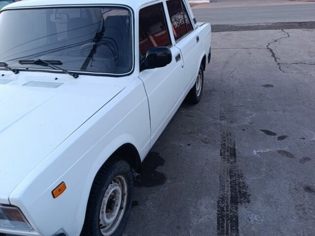 Белый ВАЗ 2107, объемом двигателя 0 л и пробегом 1 тыс. км за 1001 $, фото 2 на Automoto.ua