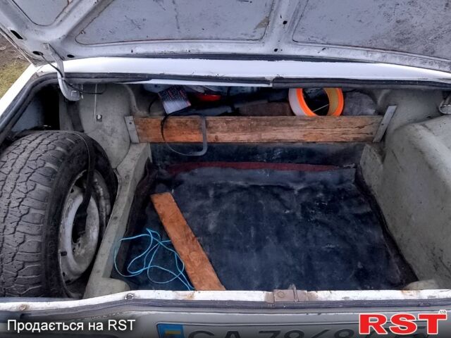 Белый ВАЗ 2107, объемом двигателя 1.5 л и пробегом 150 тыс. км за 650 $, фото 1 на Automoto.ua