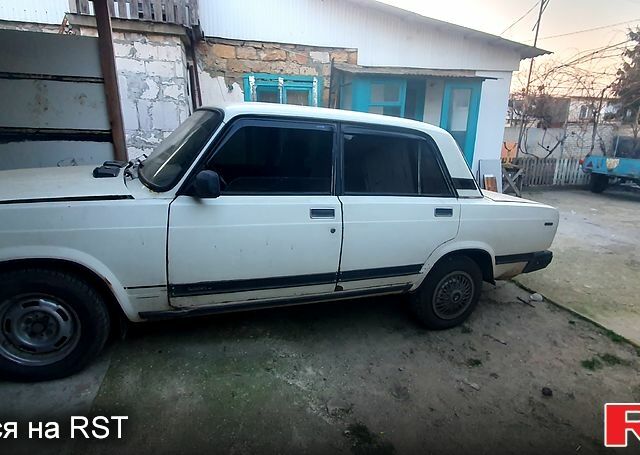 Белый ВАЗ 2107, объемом двигателя 1.5 л и пробегом 0 тыс. км за 650 $, фото 5 на Automoto.ua