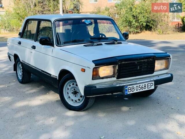 Белый ВАЗ 2107, объемом двигателя 1.3 л и пробегом 100 тыс. км за 950 $, фото 8 на Automoto.ua