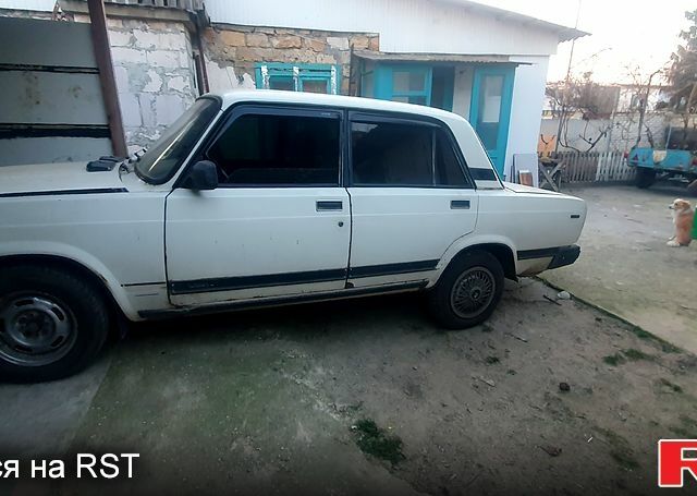 Белый ВАЗ 2107, объемом двигателя 1.5 л и пробегом 0 тыс. км за 650 $, фото 6 на Automoto.ua