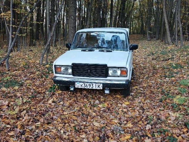 Белый ВАЗ 2107, объемом двигателя 1 л и пробегом 251 тыс. км за 800 $, фото 4 на Automoto.ua