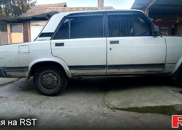 Белый ВАЗ 2107, объемом двигателя 1.5 л и пробегом 0 тыс. км за 650 $, фото 3 на Automoto.ua