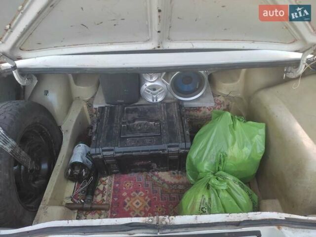 Белый ВАЗ 2107, объемом двигателя 1.6 л и пробегом 999 тыс. км за 600 $, фото 5 на Automoto.ua