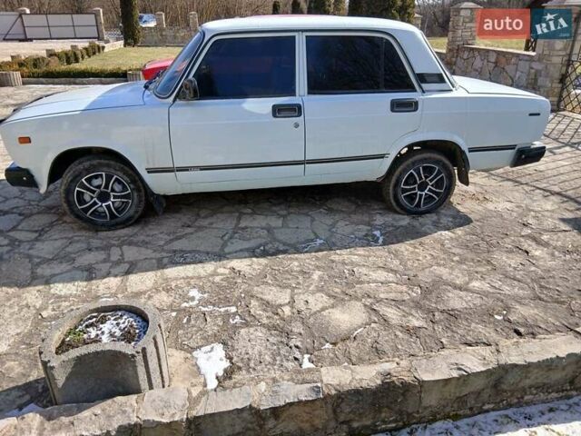 Белый ВАЗ 2107, объемом двигателя 0 л и пробегом 150 тыс. км за 999 $, фото 3 на Automoto.ua