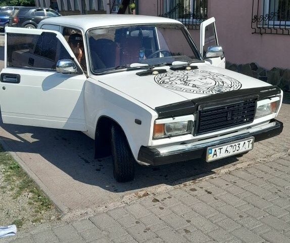 Белый ВАЗ 2107, объемом двигателя 5 л и пробегом 60 тыс. км за 850 $, фото 4 на Automoto.ua