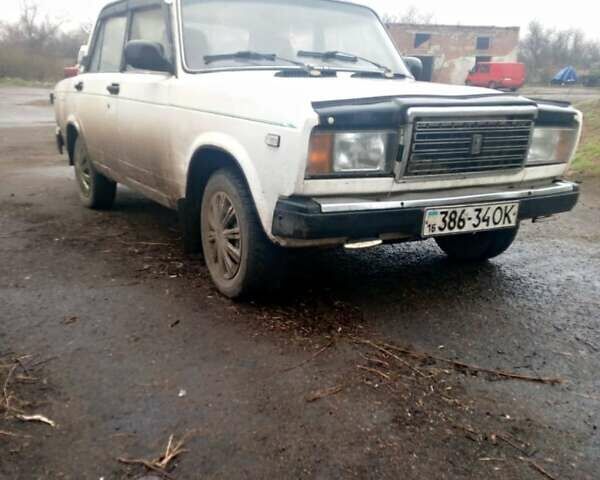 Белый ВАЗ 2107, объемом двигателя 1.5 л и пробегом 443 тыс. км за 450 $, фото 1 на Automoto.ua