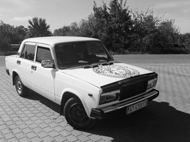 Белый ВАЗ 2107, объемом двигателя 5 л и пробегом 60 тыс. км за 850 $, фото 5 на Automoto.ua