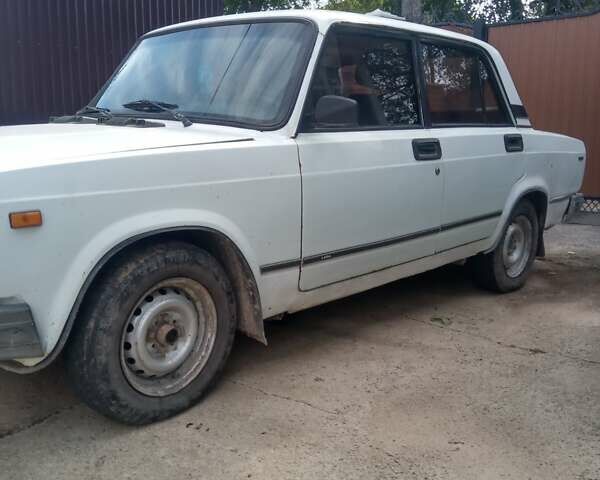 ВАЗ 2107 1992 в Могилев-Подольском на Automoto.ua Белый ВАЗ 2107, объемом двигателя 1.5 л и пробегом 398 тыс. км за 700 $, фото 1 на Automoto.ua