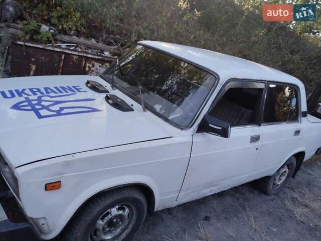 Белый ВАЗ 2107, объемом двигателя 1.5 л и пробегом 45 тыс. км за 650 $, фото 3 на Automoto.ua