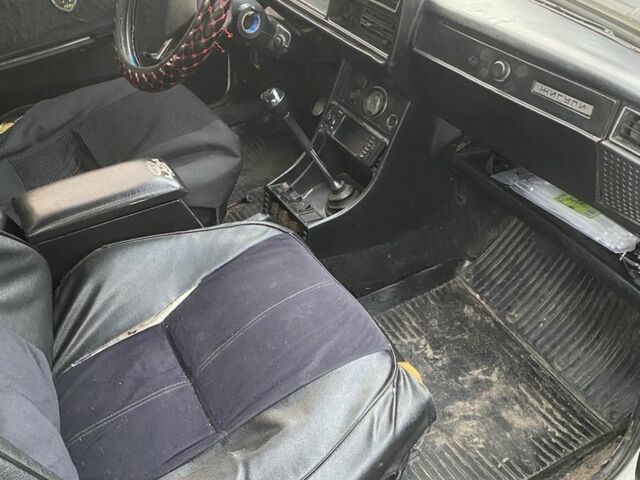 ВАЗ 2107 1992 в Звенигородка на Automoto.ua Белый ВАЗ 2107, объемом двигателя 1.5 л и пробегом 300 тыс. км за 809 $, фото 6 на Automoto.ua