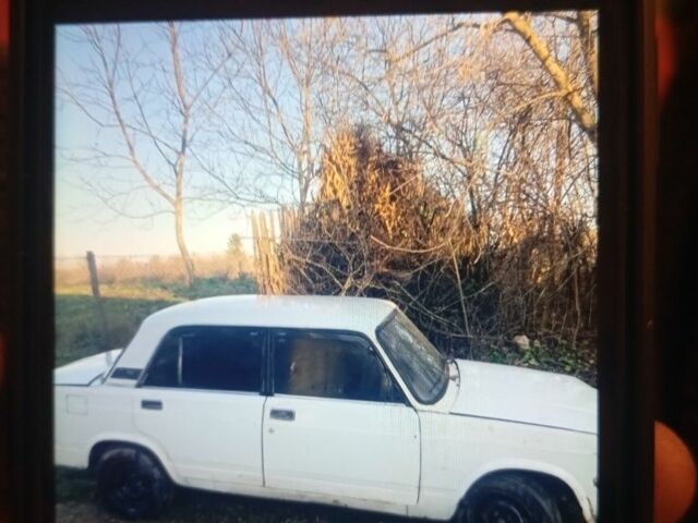 Белый ВАЗ 2107, объемом двигателя 1.5 л и пробегом 20 тыс. км за 400 $, фото 1 на Automoto.ua