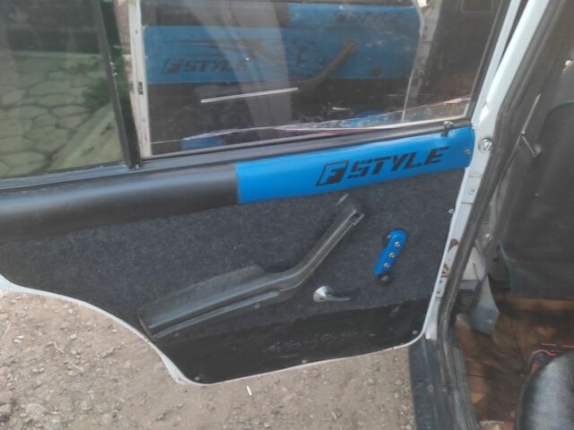 Білий ВАЗ 2107, об'ємом двигуна 0 л та пробігом 999 тис. км за 600 $, фото 10 на Automoto.ua