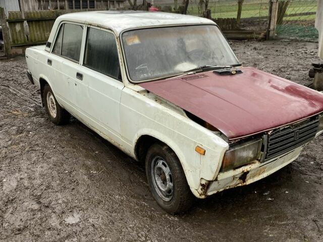 Белый ВАЗ 2107, объемом двигателя 1.5 л и пробегом 213 тыс. км за 550 $, фото 3 на Automoto.ua