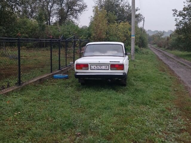Белый ВАЗ 2107, объемом двигателя 1 л и пробегом 251 тыс. км за 800 $, фото 3 на Automoto.ua