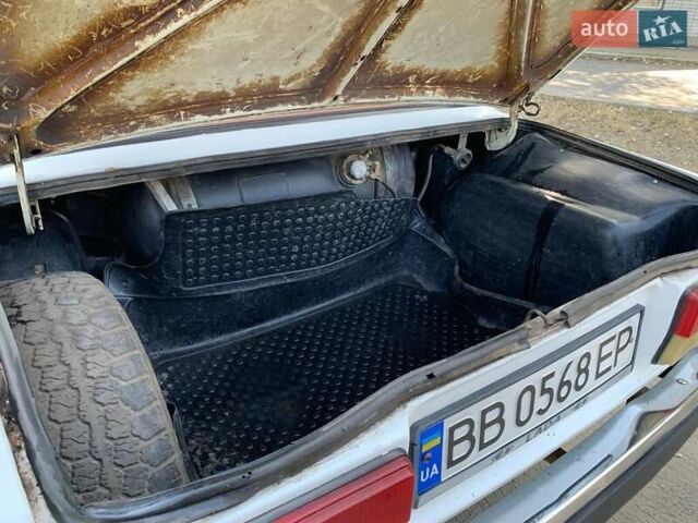 Белый ВАЗ 2107, объемом двигателя 1.3 л и пробегом 100 тыс. км за 950 $, фото 1 на Automoto.ua
