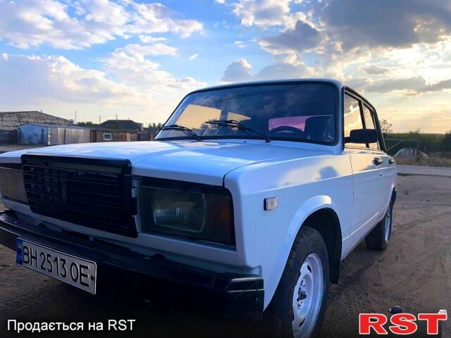 Белый ВАЗ 2107, объемом двигателя 1.5 л и пробегом 132 тыс. км за 900 $, фото 3 на Automoto.ua