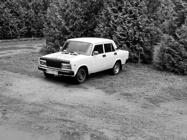 Белый ВАЗ 2107, объемом двигателя 5 л и пробегом 60 тыс. км за 850 $, фото 3 на Automoto.ua